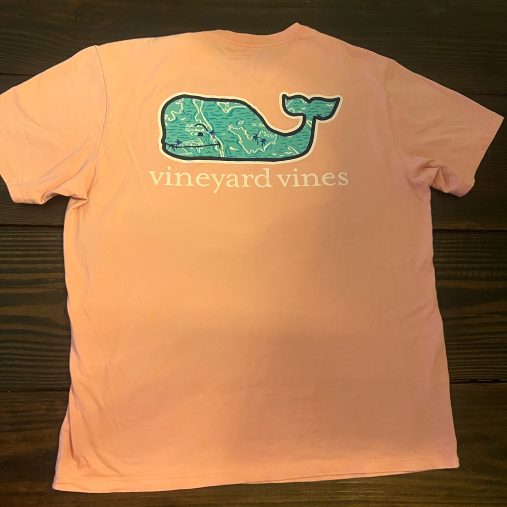 Vineyard Vine light pink Tshirt, excellent condition. Size medium